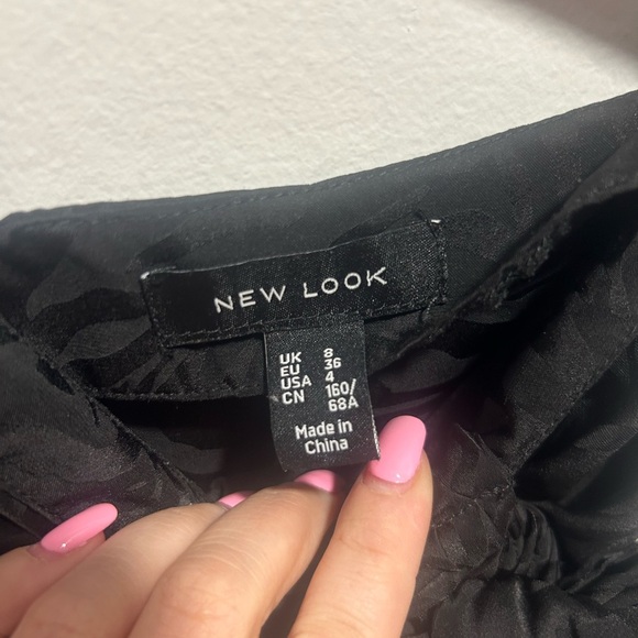 NEW LOOK size 4 silky little black mini dress, side hem slit, 1/4 zip back - Picture 5 of 9